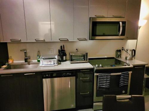 Furnished 1 Bedroom In East Village By Signature Suites Ltd Calgary Extérieur photo