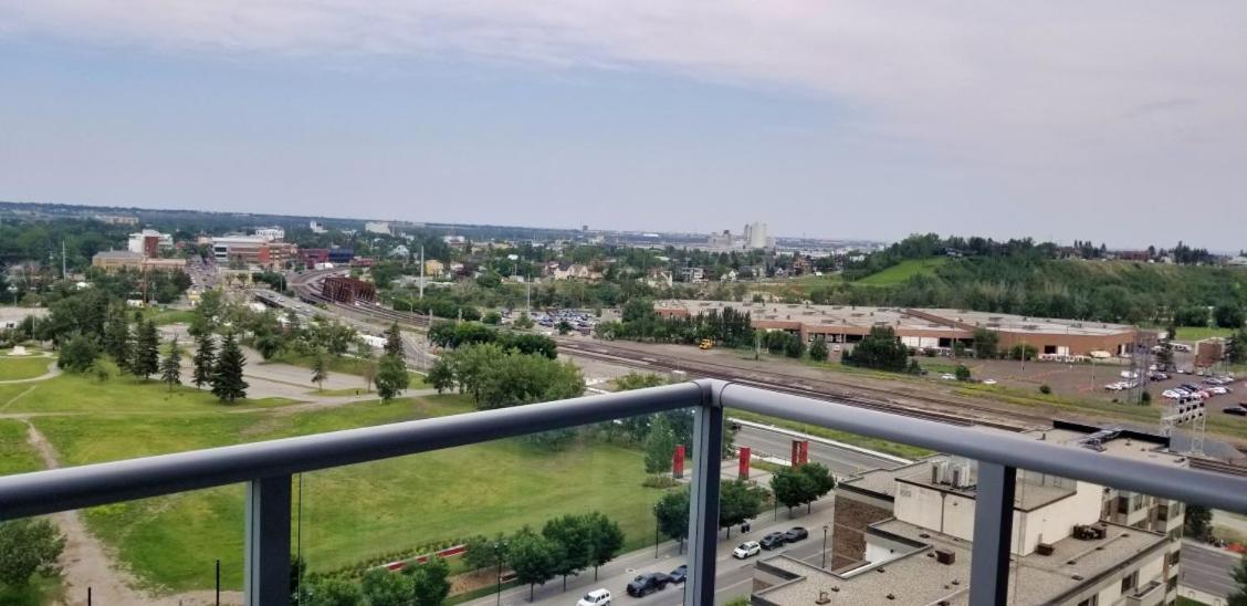 Furnished 1 Bedroom In East Village By Signature Suites Ltd Calgary Extérieur photo