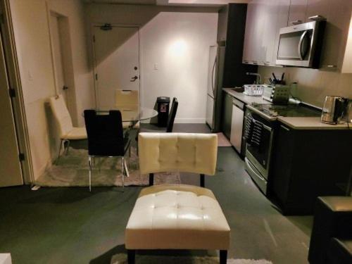 Furnished 1 Bedroom In East Village By Signature Suites Ltd Calgary Extérieur photo